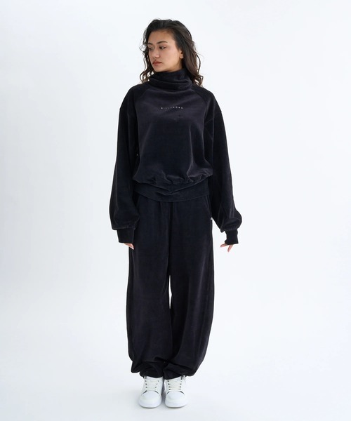 BILLABONG(ビラボン)の「BILLABONG レディース KNIT VELOURS × RIB ロングパンツ 【2025年秋冬モデル】/ビラボンセットアップ対応ウエストゴムボリュームシルエットベロアパンツ(その他パンツ・レディース・アイボリー/ブラック・MEDIUM/LARGE)」の11枚目の写真