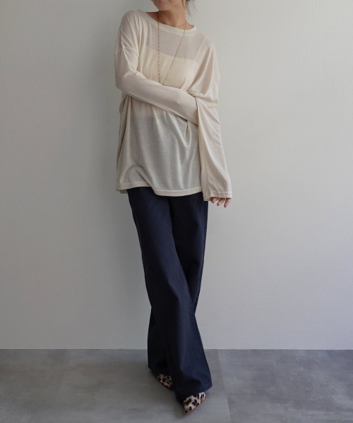 Rashik(ラシク)の「オーバーサイズシアートップス(Tシャツ/カットソー・レディース・ブラウン/ブルー/アイボリー/ブラック・FREE)」の9枚目の写真