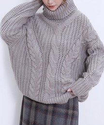 タートルネックニットセーター