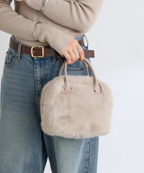 RIVE DROITE(リヴドロワ)の「【シーズンムード抜群】フェイクファーミニボストン(ボストンバッグ・レディース・ダークブラウン/グレイッシュベージュ・FREE)」の2枚目の写真