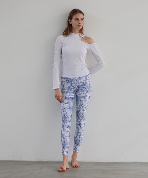 Julier Yoga and Relax(ジュリエヨガアンドリラックス)の「Julier リブロングスリーブプルオーバー(その他トップス・レディース・ホワイト/ネイビー/ブラウン・1/0)」の4枚目の写真