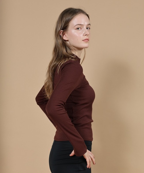 Julier Yoga and Relax(ジュリエヨガアンドリラックス)の「Julier リブロングスリーブプルオーバー(その他トップス・レディース・ホワイト/ネイビー/ブラウン・1/0)」の8枚目の写真