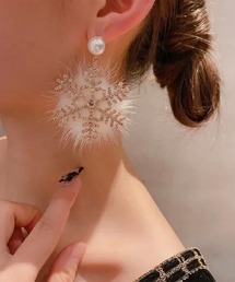 【urge select】ふわふわ 雪の結晶モチーフ ピアス