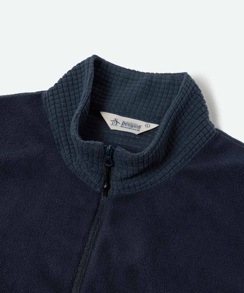 penguin BY MUNSINGWEAR(ペンギン バイ マンシングウェア)の「FLEECE PULLOVER VEST 軽量保温ベスト ゴルフウェア(ベスト・メンズ・ブラック/グレー/ネイビー・L/XL/M)」の4枚目の写真
