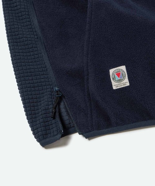 penguin BY MUNSINGWEAR(ペンギン バイ マンシングウェア)の「FLEECE PULLOVER VEST 軽量保温ベスト ゴルフウェア(ベスト・メンズ・ブラック/グレー/ネイビー・L/XL/M)」の7枚目の写真