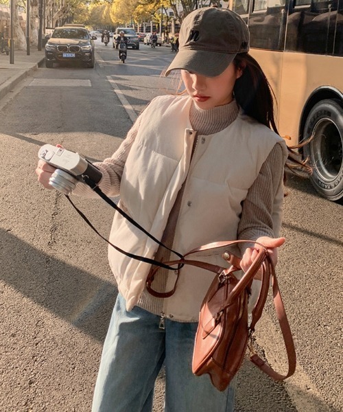 Ritzy（リッツィー）の「コーデュロイ ノーカラー エコダウンベスト（ダウンベスト・レディース・モカ/ブラック/アイボリー/グレー・L/M）」の19枚目の写真