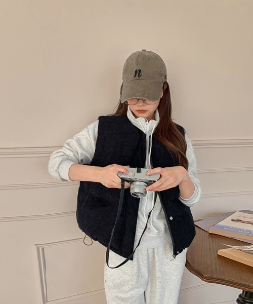 Ritzy（リッツィー）の「コーデュロイ ノーカラー エコダウンベスト（ダウンベスト・レディース・モカ/ブラック/アイボリー/グレー・L/M）」の12枚目の写真