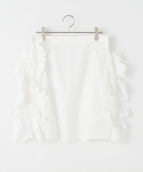 IENA LA BOUCLE（イエナラブークル）の「JUN MIKAMII/ジュンミカミ ラッフルスカート 25AW-6-J（スカート・レディース・ホワイト/ブラック・FREE）」の2枚目の写真