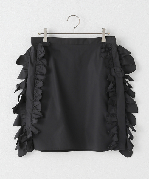 IENA LA BOUCLE（イエナラブークル）の「JUN MIKAMII/ジュンミカミ ラッフルスカート 25AW-6-J（スカート・レディース・ホワイト/ブラック・FREE）」の3枚目の写真