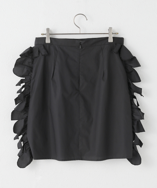 IENA LA BOUCLE（イエナラブークル）の「JUN MIKAMII/ジュンミカミ ラッフルスカート 25AW-6-J（スカート・レディース・ホワイト/ブラック・FREE）」の4枚目の写真