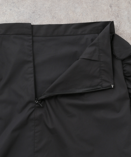 IENA LA BOUCLE（イエナラブークル）の「JUN MIKAMII/ジュンミカミ ラッフルスカート 25AW-6-J（スカート・レディース・ホワイト/ブラック・FREE）」の5枚目の写真