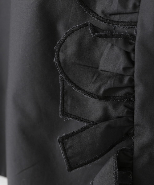 IENA LA BOUCLE（イエナラブークル）の「JUN MIKAMII/ジュンミカミ ラッフルスカート 25AW-6-J（スカート・レディース・ホワイト/ブラック・FREE）」の10枚目の写真