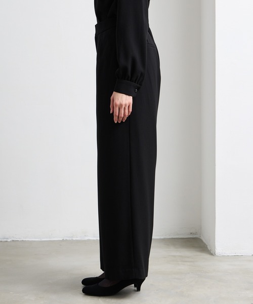 AIMER（エメ）の「【喪服・礼服・WEB限定】マシンウォッシャブル Vネックノーカラージャケット・プチハイネックブラウス・ワイドパンツ 3点セット ブラックフォーマルアンサンブル（スーツパンツ・レディース・ブラック・7号/9号/11号/13号/15号/17号/19号）」の18枚目の写真