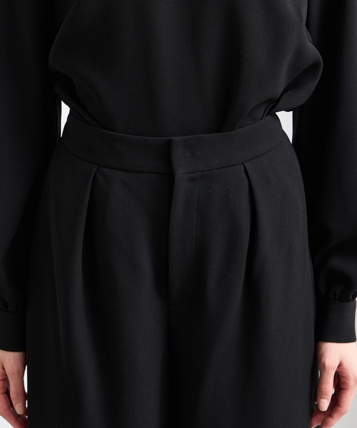AIMER（エメ）の「【喪服・礼服・WEB限定】マシンウォッシャブル Vネックノーカラージャケット・プチハイネックブラウス・ワイドパンツ 3点セット ブラックフォーマルアンサンブル（スーツパンツ・レディース・ブラック・7号/9号/11号/13号/15号/17号/19号）」の20枚目の写真