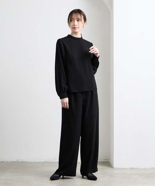 AIMER(エメ)の「【喪服・礼服・WEB限定】マシンウォッシャブル Vネックノーカラージャケット・プチハイネックブラウス・ワイドパンツ 3点セット ブラックフォーマルアンサンブル(スーツパンツ・レディース・ブラック・7号/9号/11号/13号/15号/17号/19号)」の10枚目の写真