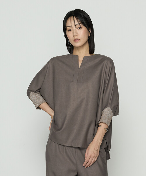 Gabardine K.T(ギャバジンケーティー)の「パウダーツイルストレッチ ドルマンスリーブプルオーバー(Tシャツ/カットソー・レディース・モカ/チャコール/ブラック・7号/9号)」の1枚目の写真