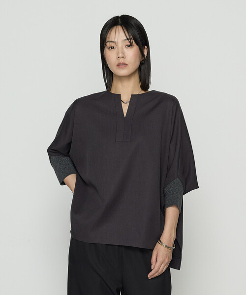 Gabardine K.T(ギャバジンケーティー)の「パウダーツイルストレッチ ドルマンスリーブプルオーバー(Tシャツ/カットソー・レディース・モカ/チャコール/ブラック・7号/9号)」の8枚目の写真