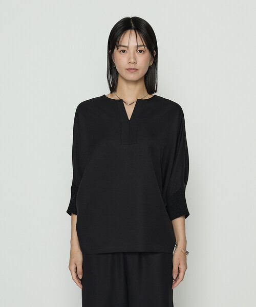 Gabardine K.T(ギャバジンケーティー)の「パウダーツイルストレッチ ドルマンスリーブプルオーバー(Tシャツ/カットソー・レディース・モカ/チャコール/ブラック・7号/9号)」の11枚目の写真