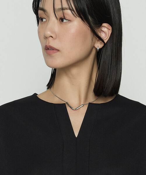 Gabardine K.T(ギャバジンケーティー)の「パウダーツイルストレッチ ドルマンスリーブプルオーバー(Tシャツ/カットソー・レディース・モカ/チャコール/ブラック・7号/9号)」の14枚目の写真