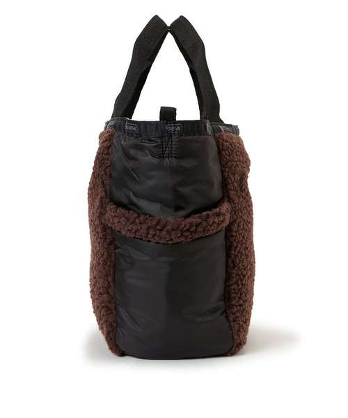 LeSportsac(レスポートサック)の「SHERPA SMALL OPEN TOTE ダークチョコレートシェルパ(トートバッグ・レディース・ブラウン・FREE)」の5枚目の写真