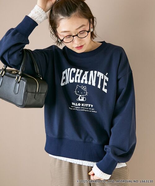 le.coeur blanc(ルクールブラン)の「【HELLO KITTY】カレッジロゴスウェット(スウェット・レディース・グレー/ネイビー・38)」の1枚目の写真