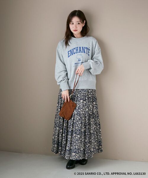 le.coeur blanc(ルクールブラン)の「【HELLO KITTY】カレッジロゴスウェット(スウェット・レディース・グレー/ネイビー・38)」の6枚目の写真