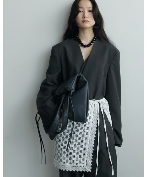 anuke(アンヌーク)の「Soft Ecoleather Tote(ショルダーバッグ・レディース・アイボリー/ブラック/ネイビー・FREE)」の6枚目の写真