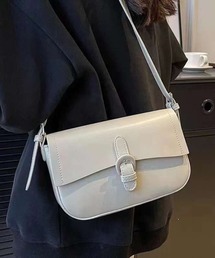ショルダーバッグ フラップデザイン