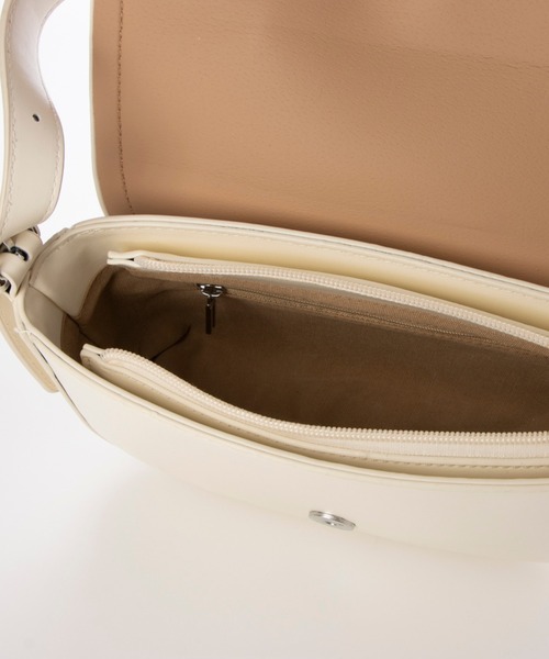 Tomieco(トミエコ)の「ショルダーバッグ フラップデザイン(ショルダーバッグ・レディース・ブラック/オフホワイト/ピンク・FREE)」の15枚目の写真