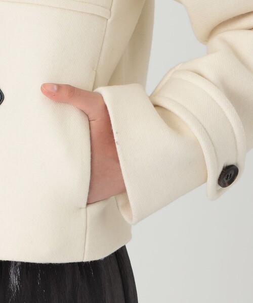 BLUE LABEL CRESTBRIDGE（ブルーレーベルクレストブリッジ）の「ツイルメルトンショートダッフルコート（ダッフルコート・レディース・オフホワイト/ブルー系その他2/ダークネイビー・38/36）」の9枚目の写真