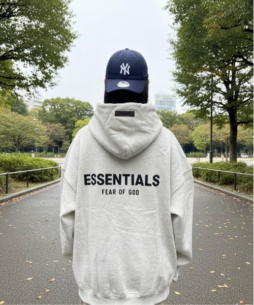 FOG ESSENTIALS（エフオージーエッセンシャルズ）の「FOG ESSENTIALS エッセンシャルズ FLOCKING PRINTED HOODIE プルオーバーパーカー / 192SU22（パーカー・メンズ・ブラック/グレー・SMALL/MEDIUM/LARGE/X-LARGE）」の4枚目の写真