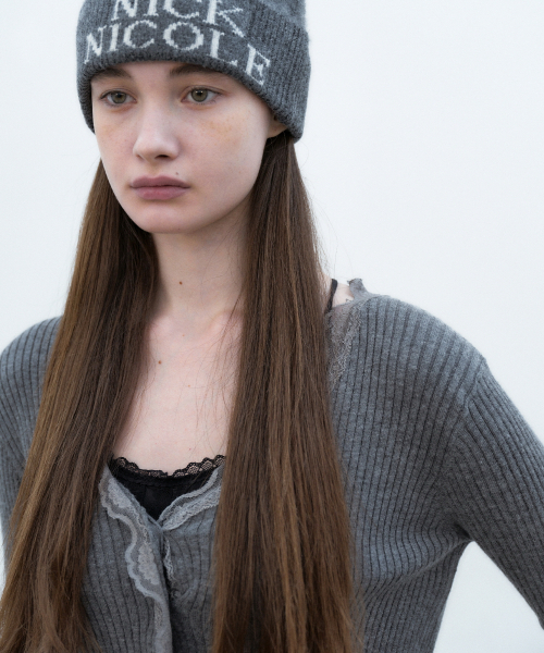 NICK&NICOLE(ニックアンドニコール)の「LACE FRILL ESSENTIAL CROP CARDIGAN_GRAY(カーディガン/ボレロ・レディース・その他・FREE)」の2枚目の写真