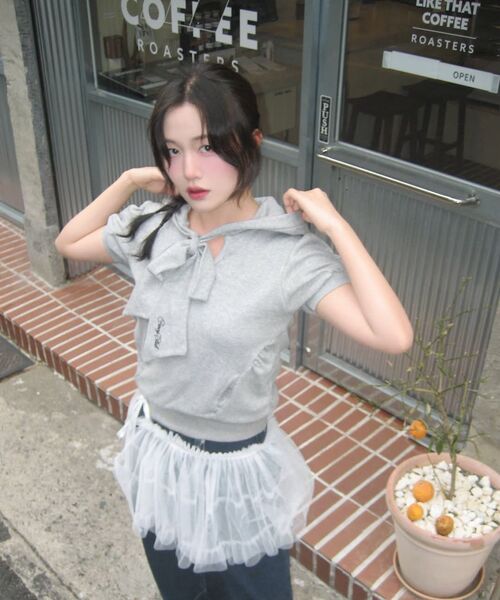 FANCY CLUB（ファンシークラブ）の「パフラウンドスカーフフードパーカー (メランジグレー)_F25QB081（Tシャツ/カットソー・レディース・グレー・FREE）」の10枚目の写真
