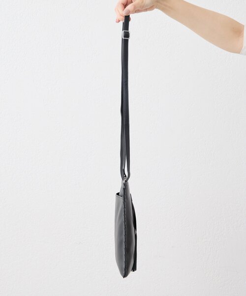 ear PAPILLONNER(イアパピヨネ)の「sampo×earホースタッセルショルダーバッグ《本革/軽量150g》(ショルダーバッグ・レディース・ブラック/ブラウン・FREE)」の12枚目の写真