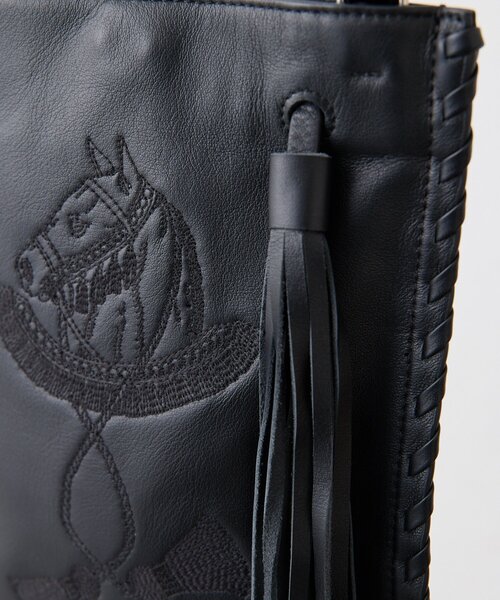 ear PAPILLONNER(イアパピヨネ)の「sampo×earホースタッセルショルダーバッグ《本革/軽量150g》(ショルダーバッグ・レディース・ブラック/ブラウン・FREE)」の9枚目の写真