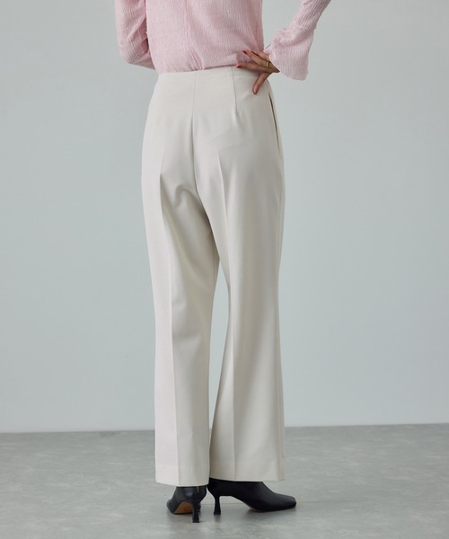 ROPE'(ロペ)の「ストレッチギャバセミフレアイージーパンツ/イージーケア(その他パンツ・レディース・ベージュ/ブラック/オフホワイト・36/38)」の9枚目の写真