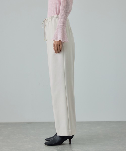 ROPE'(ロペ)の「ストレッチギャバセミフレアイージーパンツ/イージーケア(その他パンツ・レディース・ベージュ/ブラック/オフホワイト・36/38)」の17枚目の写真