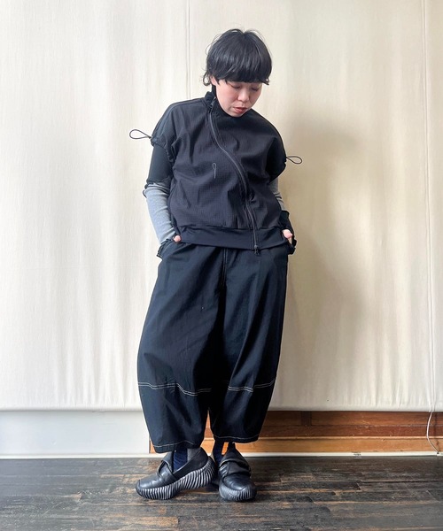 gomme(ゴム)の「スラッシュジップベスト(ベスト・レディース・ブラック・MEDIUM)」の21枚目の写真