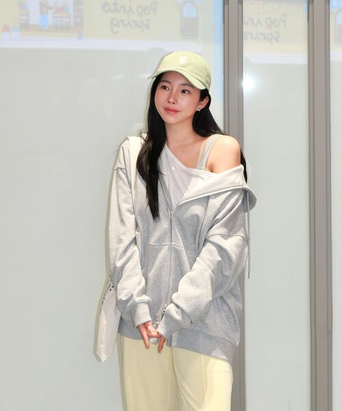 LIMELIGHT APPAREL(ライムライトアパレル)の「アパレル刺繍シンプルロゴオーバーサイズ2WAYジップアップフードパーカー(グレー・メランジ/ホワイト)(パーカー・メンズ・その他・LARGE/X-LARGE/SMALL/MEDIUM)」の5枚目の写真