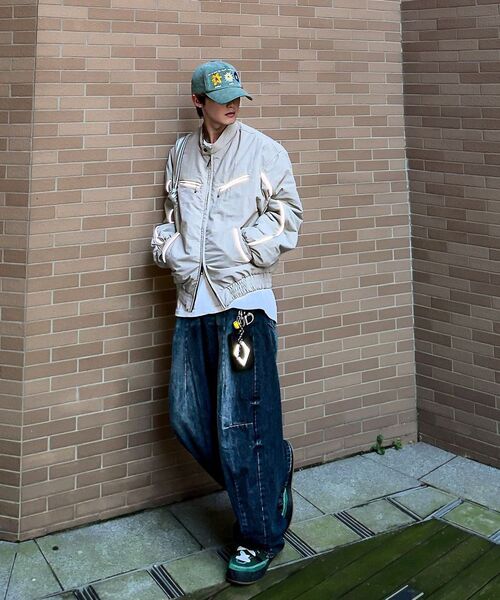 LEATHERY（レザリー）の「スプリットナイロンジャケット [WARM GREY]（ブルゾン・レディース・その他・MEDIUM/LARGE）」の2枚目の写真