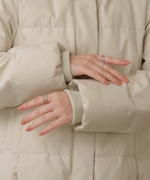 Bou Jeloud（ブージュルード）の「ストレッチダウンジャケット（ダウンジャケット/コート・レディース・アイボリー/ブラック・38）」の16枚目の写真