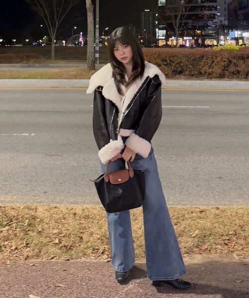 CCOMA(コンマ)の「CMJ22 モダンブーツカットライトブルーデニムパンツ(デニムパンツ・レディース・その他・SMALL/MEDIUM/LARGE)」の5枚目の写真