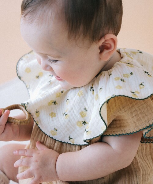 こども ビームス（コドモビームス）の「ベビー ダブル ガーゼ ビブ 2026（その他ベビー用品・キッズ・ホワイト系その他5/グリーン・ONE SIZE）」の4枚目の写真