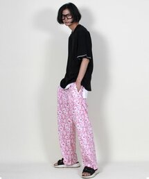 DEMARC（ドゥマーク）の「フラワーセミワイドワンタックパンツホットレッド（その他パンツ）」