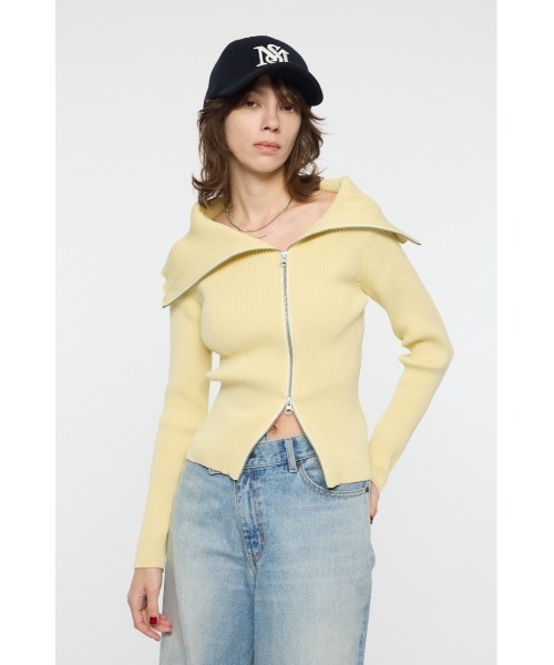 MOUSSY(マウジー)の「BIG COLLAR ZIP UP ニット(ニット/セーター・レディース・ライトイエロー/ブラック/ライトブルー/ネイビー・FREE)」の4枚目の写真