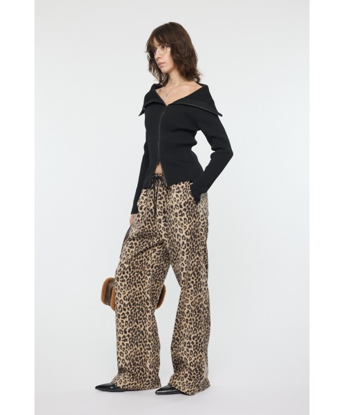 MOUSSY(マウジー)の「BIG COLLAR ZIP UP ニット(ニット/セーター・レディース・ライトイエロー/ブラック/ライトブルー/ネイビー・FREE)」の7枚目の写真