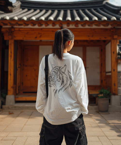 OHP(ワンハンドレッドパーセント)の「OHPxHARMONIA 国歌ベーシック長袖Tシャツ6(Tシャツ/カットソー・メンズ・ホワイト/ブラック・XX-LARGE/MEDIUM/LARGE/X-LARGE)」の7枚目の写真
