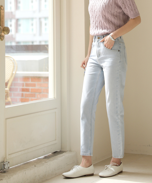BBAEBBAE(ペッペ)の「テーパードストレートデニムパンツ(デニムパンツ・レディース・ブルー・38/36/34/32/30/26/28)」の4枚目の写真