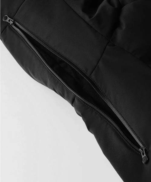 DESCENTE ALLTERRAIN(デサント オルテライン)の「DESCENTE ALLTERRAIN/デサントオルテライン/MIZUSAWA DOWN OVERSIZED/"MOUNTAINEER"(ダウンジャケット/コート・メンズ・ブラック・L/XL/M)」の4枚目の写真