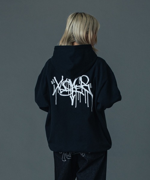 TAGGING PULLOVER HOODED SWEAT（パーカー）｜XLARGE（エクストラ